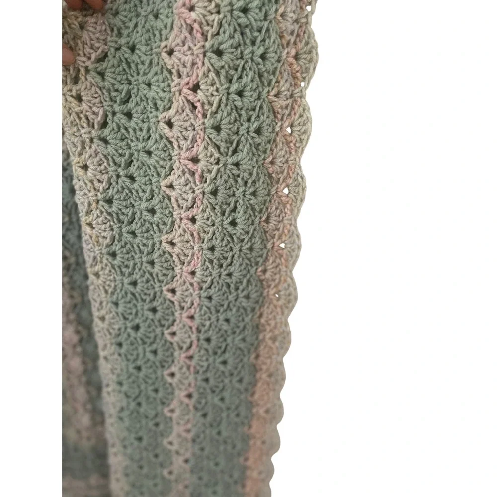 Handmade Crochet Throw Blanket Sage Green Pink Shell Stitch Afghan‎ 59x53